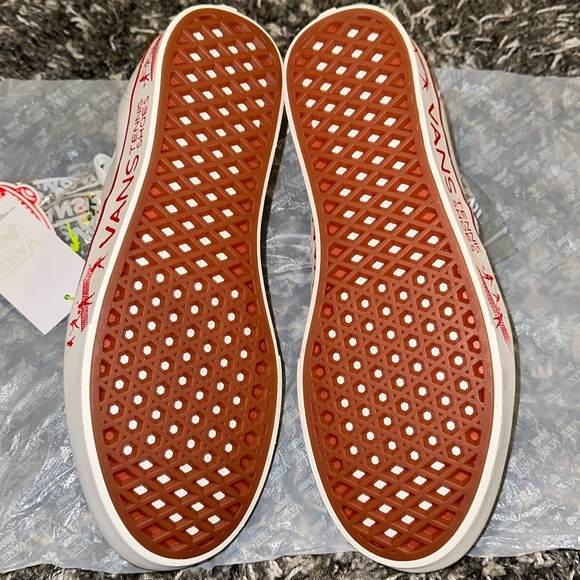 New VANS Comfycush Authentic PENN Tennis shoes in Blanc De Blanc / Red - Picture 13 of 16